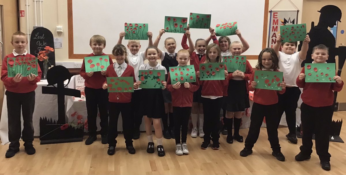 MrsRoose1's tweet photo. @MrsRoose1 We have really enjoyed doing Remembrance Day Art work ❤️ https://t.co/iOEbFzqgJh