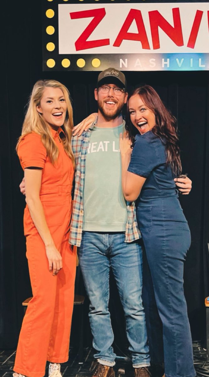 plantdad_sam's tweet photo. 2013 YouTube and Tumblr Sam would have been over the moon (and is now) that i got to meet the kindest ladies on the internet #hartbig https://t.co/QlBFbeNJ14