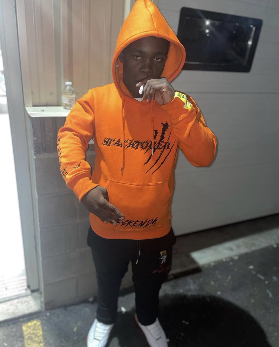 get_starve's tweet photo. Stacktober hoodies!! How could I forget the free pair of socks that came w it!! QUALITY & COMFORT 🅰️1️⃣ #GetRichOrStarve #2choices 🧸🖤 https://t.co/VXiBBc6GOq