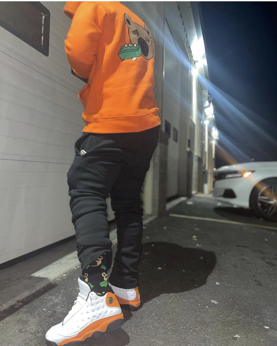 get_starve's tweet photo. Stacktober hoodies!! How could I forget the free pair of socks that came w it!! QUALITY & COMFORT 🅰️1️⃣ #GetRichOrStarve #2choices 🧸🖤 https://t.co/VXiBBc6GOq