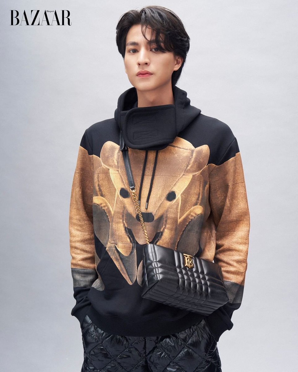 GulfPhiB's tweet photo. #GulfKanawut cover model for @bazaarthailand #DigitalCover for #Burberry pre-Spring/Summer 2022 #BurberrySS22 & #TheLolaBag
GULF KANAWUT
#RiccardoTisci #BAZAARThailand #BurberryOuterwear #BURBERRYOPENSPACES @gulfkanawut #กลัฟคณาวุฒิ
#ลูกบอลของคุณบิ๊กกลัฟ @Burberry https://t.co/VOPOeUy939