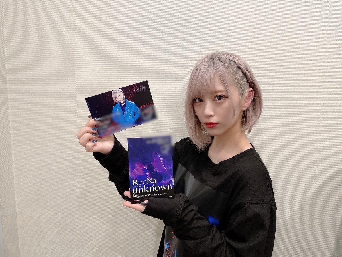 ReoNaStaff's tweet photo. 【#Thesedays_Tour】
本日11/11（木）開催、「#ReoNa ONE-MAN Concert Tour 2021 "These Days"」京都公演の会場にて、「#月姫EP」「#unknownLive」をご購入いただいた方に会場限定特典プレゼント！

ぜひ、会場でゲットしてください！

▼詳細はコチラ
https://t.co/h4OqaoCL4h

#ReoNa https://t.co/dmD6UfFtak