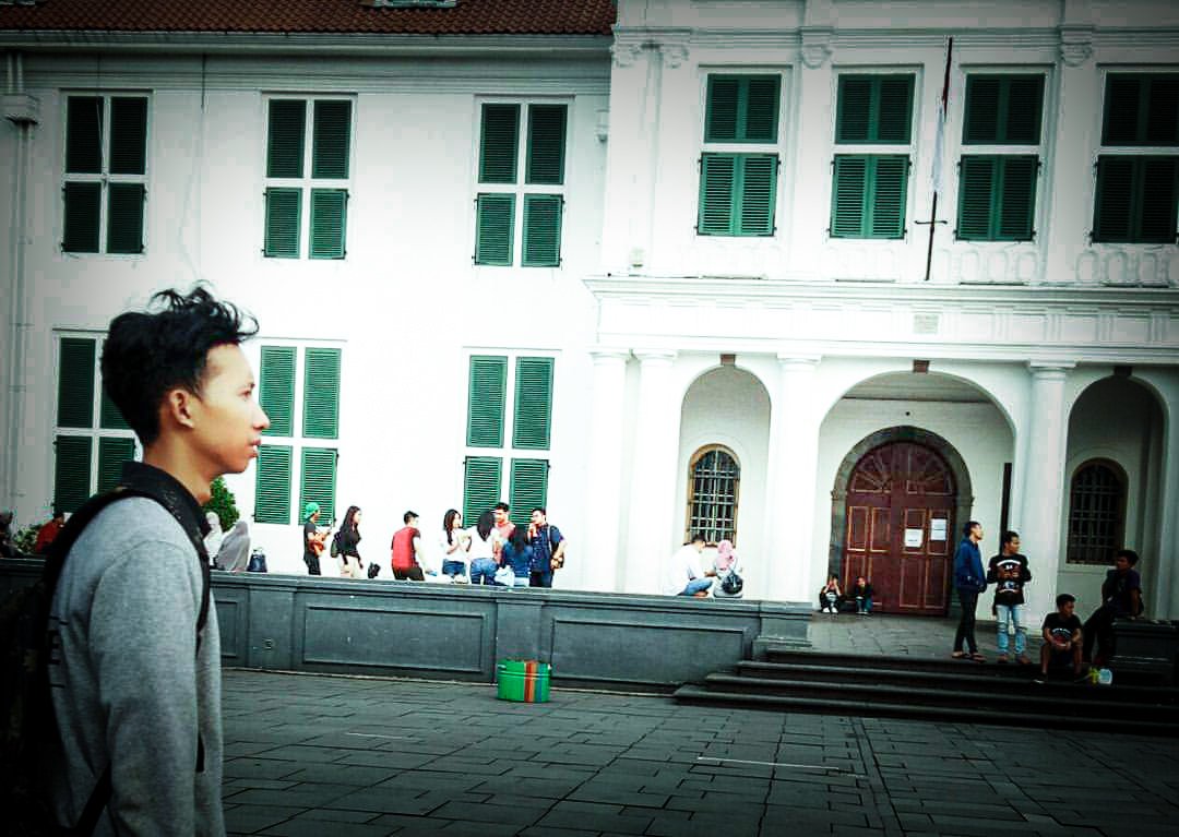 genjie_wildan's tweet photo. Cinta kepada harta artinya bakhil 
Cinta kepada perempuan artinya alam 
Cinta kepada diri artinya bijaksana 
Cinta keada mati artinya hidup 
Cinta kepada Tuhan artinya takwa

#versigue https://t.co/wYGh2aBSmH