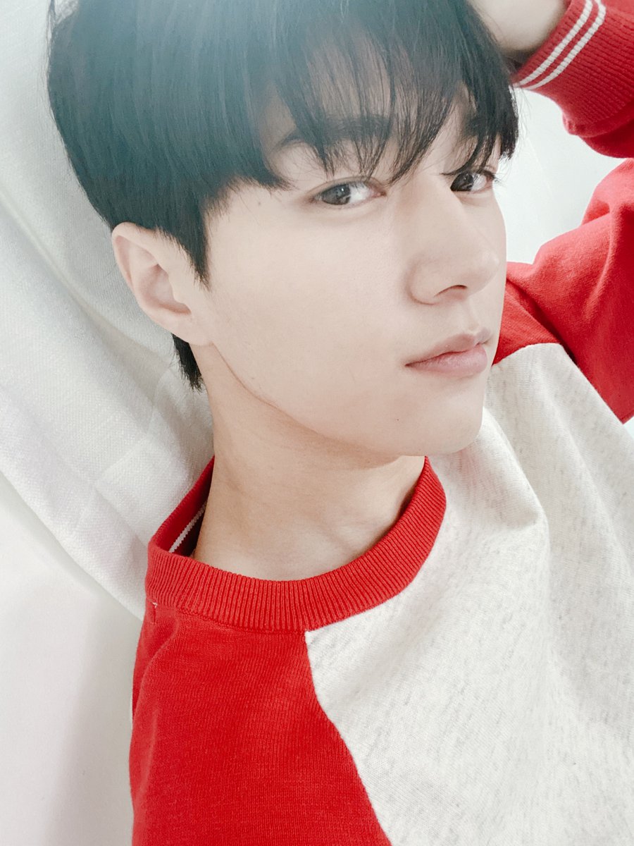 KIMMYUNGSOO_1's tweet photo. Story📝
❤🤗🍫

#김명수 #KIMMYUNGSOO
#엘 #L 
#매니지먼트이상
#management2sang https://t.co/NdIJI6xlev