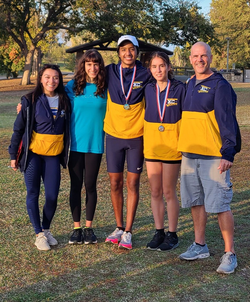shs_sport's tweet photo. Congratulations to Cross Country runners Diego Gonzalez (1st Place) &amp; Delia Rodriguez (5th Place) for medaling in the NYL Championships. Way to go Wildcats!!💙💛 https://t.co/nFNMXFP9pH