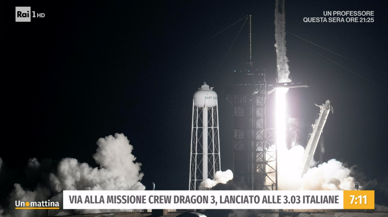 Unomattina's tweet photo. La foto di oggi, #11novembre è quella del lancio della missione #crewdragon3, la terza missione commerciale con equipaggio della @NASA e di SpaceX verso la Stazione Spaziale Internazionale (ISS) è decollata da Cape Canaveral, in Florida, con quattro astronauti a bordo. https://t.co/Cj5VSetlXi