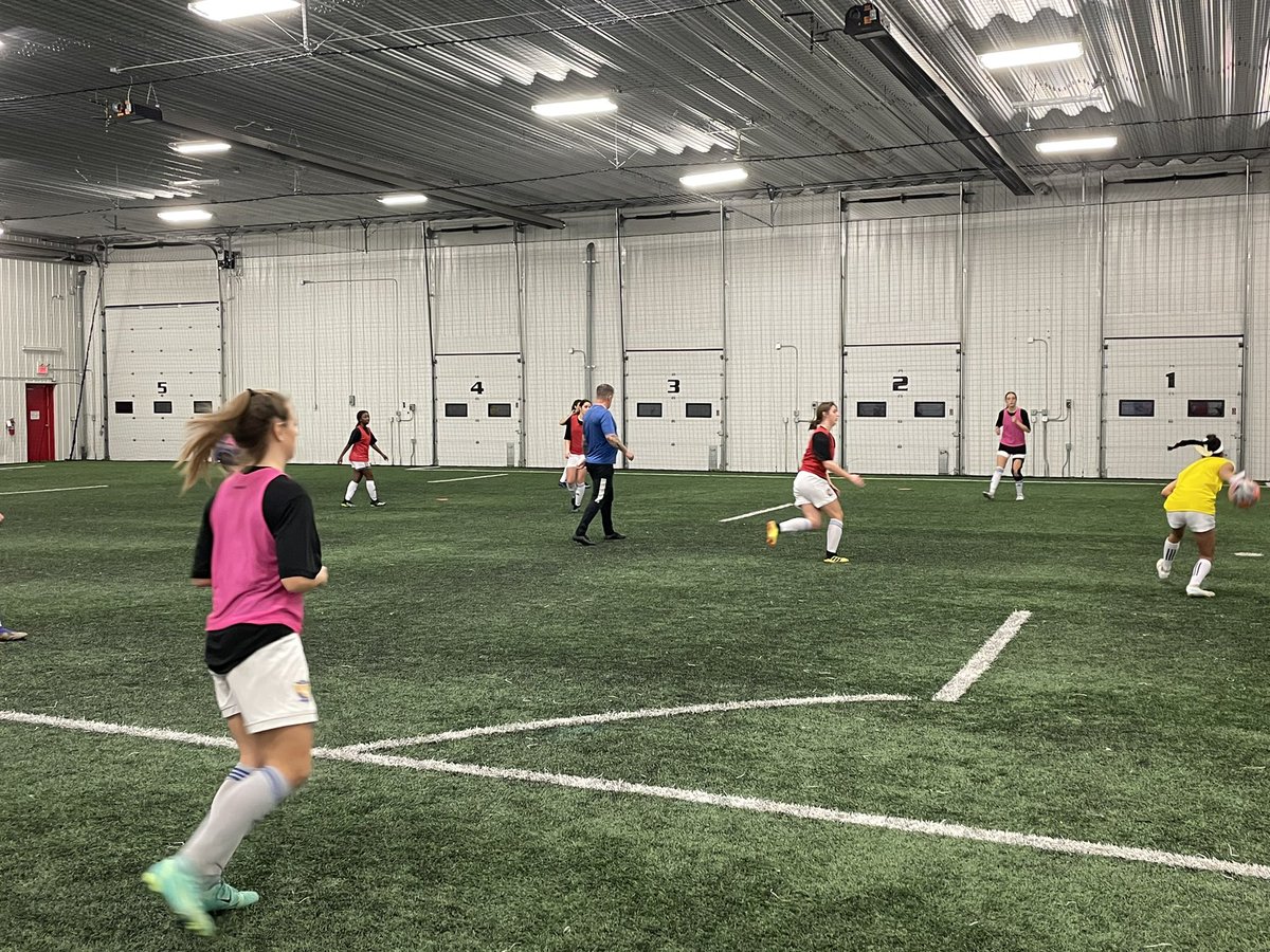 A big thank you to <a href="/UBCOHeat/">UBCO Heat</a> Head Coach Craig Smith and GK Molly Race for coming out to lead our practice tonight.  We had the best experience!