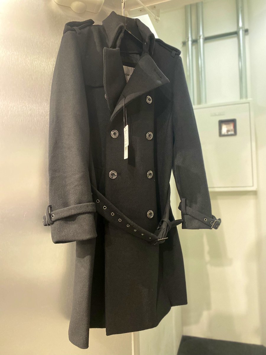 yuki_hydey's tweet photo. New Arrival

定番のベーシックでシンプルなトレンチコート！

別売りのダウンライナーを装着して防寒性をさらに高められるようになりました👈

BLK
S〜M.M〜L
￥29920

#shibuyazy
#BUFFALOBOBS https://t.co/4KfJSCygAI