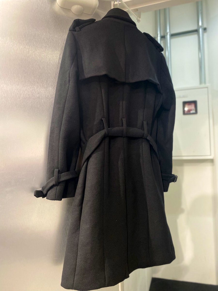 yuki_hydey's tweet photo. New Arrival

定番のベーシックでシンプルなトレンチコート！

別売りのダウンライナーを装着して防寒性をさらに高められるようになりました👈

BLK
S〜M.M〜L
￥29920

#shibuyazy
#BUFFALOBOBS https://t.co/4KfJSCygAI