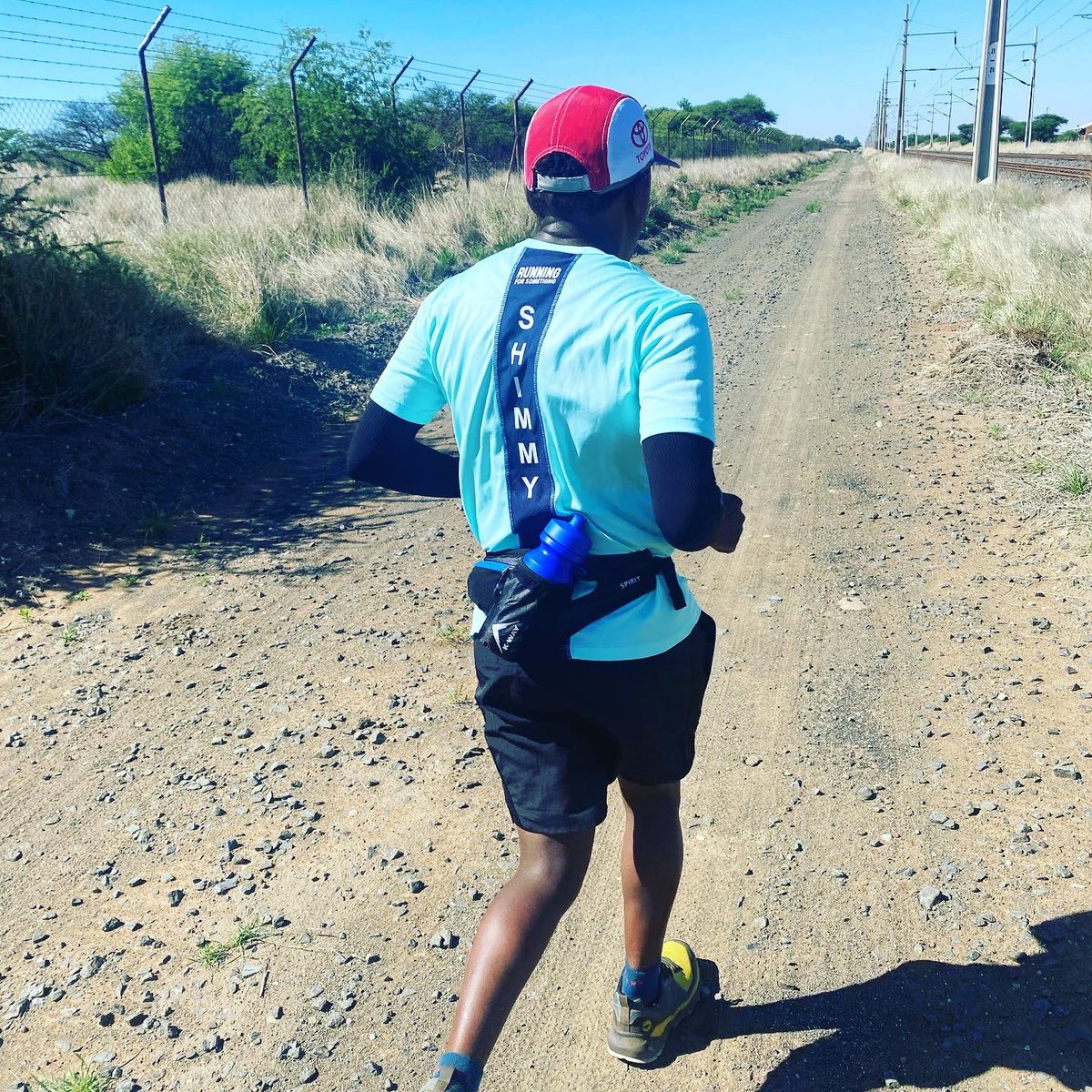ShimmyMacomo's tweet photo. When they say running is therapeutic this is what they mean…did a Long Slow Slow Distance Run (LSSD) in the bush!!

“It doesn’t matter how slow you’re going as long as you’re going” 

#RoadToSaniStaggerMarathon2021
#ShutUpAndRun
#NoRunIsABadRun
#TeemanengRunningClub🖤💛 https://t.co/4qQ7UvAFpQ