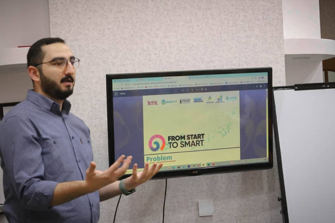 YouthIncAz's tweet photo. From the training of "How to do #PitchDay?" and "#OratorySkills" by Jamal Aghayev and Ulviya Akhundova.

#YouthInc #fromStarttoSmart #başdansona #training #learnwithus https://t.co/2imzoAZgMo