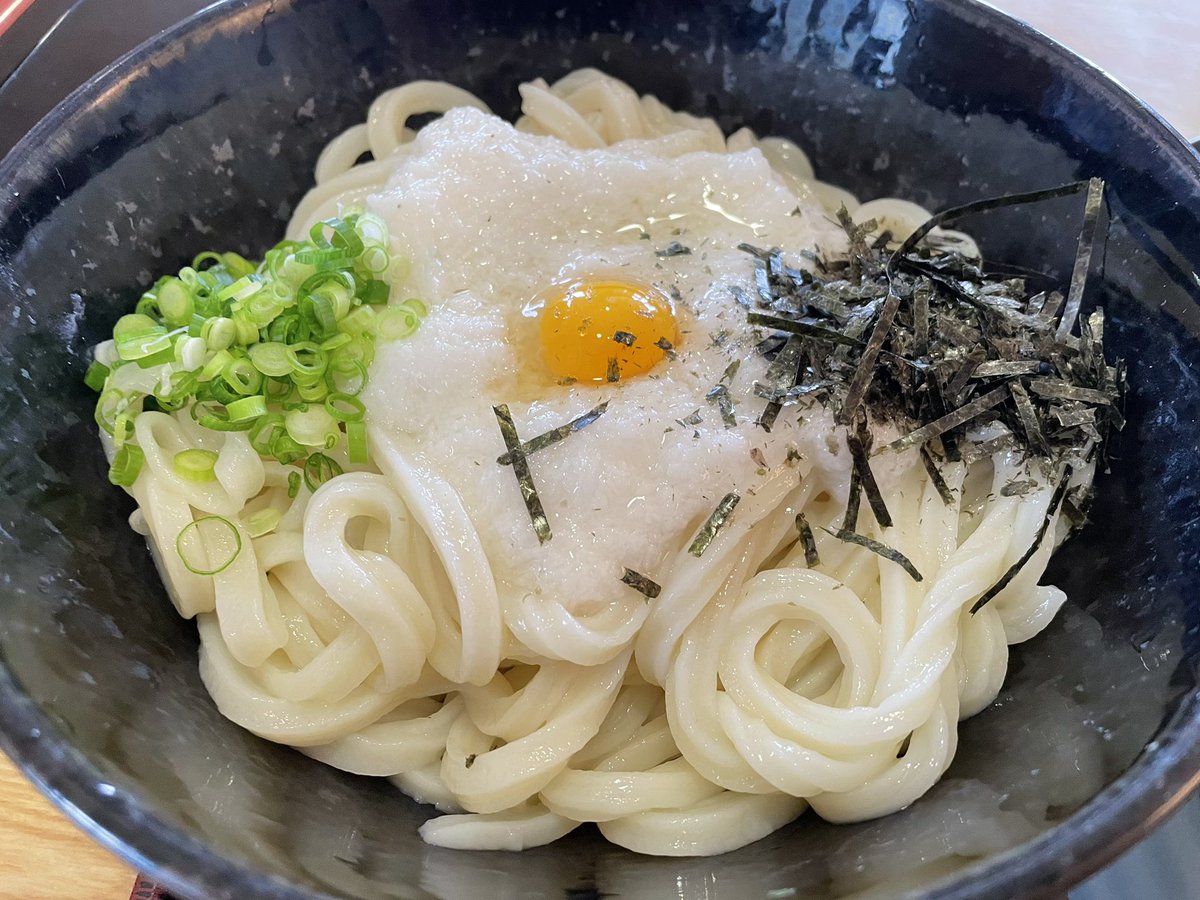 _ATS52gk's tweet photo. 今日のランチ✨

やまかけうどんと鰻の押し寿司👏（スタミナセット）¥680

うどんは歯応えもあって、山芋をからめると、喉ごしがいい👏つるってする😋

ここのお店は蕎麦もあるから次は蕎麦を注文しよう😎

ごちそうさまでした♪

#ランチ
#花林亭
#さぬきうどん
#香川県
#うどん県 https://t.co/aNYb7b28uU