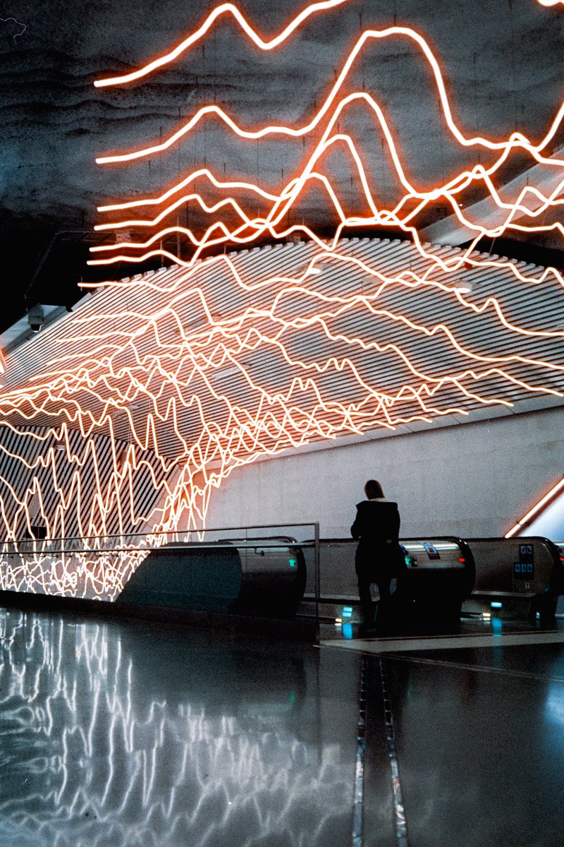 SmedjaPhoto's tweet photo. #streetphotography #filmphotography #Cinestill800t https://t.co/cYSwNxl2t2