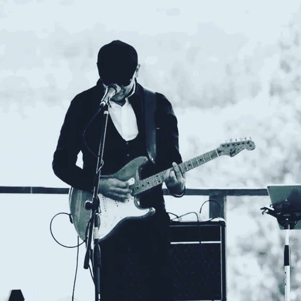 majishans's tweet photo. Introducing
The Majishans

Antony Romero, aka Da Groovemeister, is passionate about most forms of music and cut his teeth playing (cool) pop, alt-rock, soul, funk, and punk in various almost-famous and not-so-famous bands. #music #rockart #mymaitland #newcastlefringe https://t.co/TKP5aPYdCp
