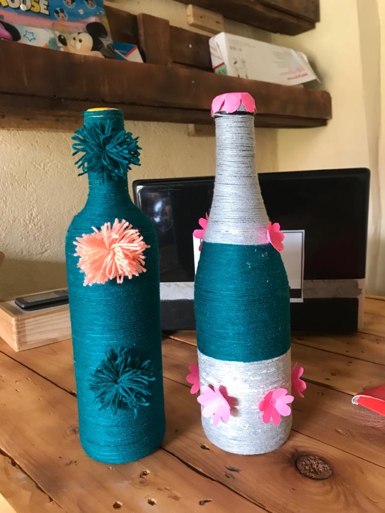 SFFUg_Official's tweet photo. Some of the few things (crafts) made and taught at @SFFUg_Official
You can support the kids of the foundation/our hustle by buying one of them at a favourable price. Prices vary according to sizes
#LiftingHandsToHelp https://t.co/J5vsVeEcIU
