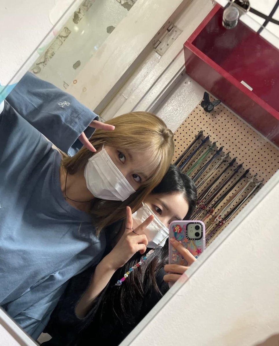 KimDaHyun_B's tweet photo. no serían las mismas. Bendigo el día en que llegaste a este mundo y le pido al universo que cuide de ti por siempre. Gracias por pasar tu vida junto a mi, nuestros hijos y mascotas, ojalá podamos hacerte feliz hasta el fin de los tiempos. Te amo ¡te amo! ¡TE AMO! https://t.co/lDSWq5tgEp
