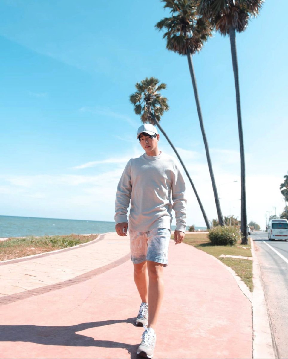 bs_kicksmonster's tweet photo. วันนี้ 11.11 เป็นวันเกิดเลาเอง🙋🏼‍♀️😉 แถมเป็นวันที่เฮียเข้าห้องอัด บั้มใหม่ แจกน้อลล 5 รางวัลค่ะ รีทวิต+รีพลายให้กำลังใจเฮียกัลล 😎🧸 #เป๊กผลิตโชค️ #PeckPaLitChoke https://t.co/KBhhe8pTH1