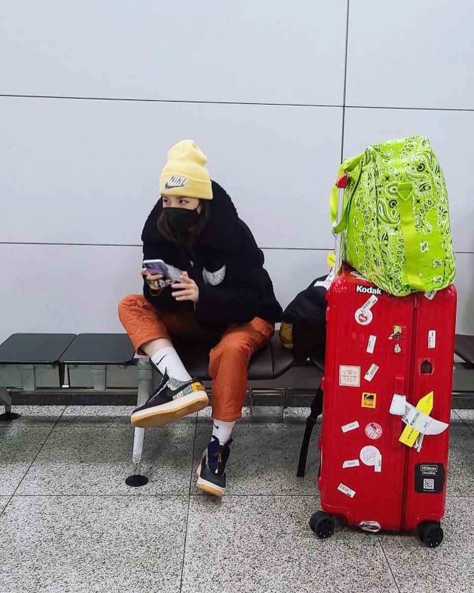krungy21's tweet photo. 오랜만에 #공항패션 #초겨울 #오오티디 해외는 아니구 국내~ 지만 그래두 좋다😀✈️ 딱! 생일날 스케줄이 있네~ 역쉬이~ 생일날엔 일해야지~!!! 😆 👍🏻 https://t.co/tnROAQ9iQr