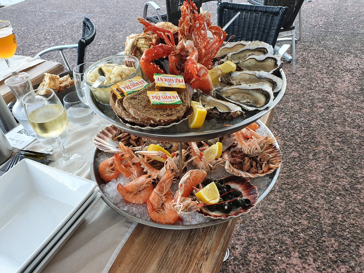 RJonTourUK tweet media