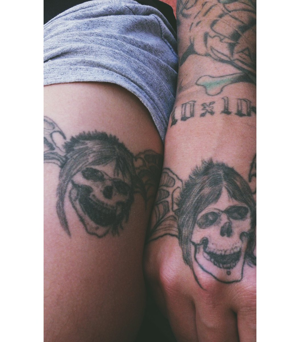 nora_cardiology's tweet photo. I just reactivated my account to tell @shadows_eth how much I love him and how important is @TheOfficialA7X to me, I waited a long time for you to have a twitter account 🤣🤣🤣🐒
#PicOfUs https://t.co/LhpbUUs0o9