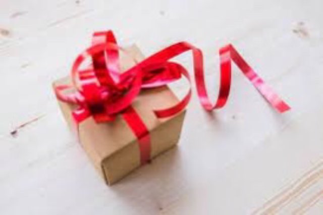 AbrefronterasGU's tweet photo. Hay crisis en todo y de todo este año. Aun así, harás regalos estas navidades. Plantéate regalos solidarios o apoyo a colectivos y ONGs . #GuadaSolidaria https://t.co/m5Ce2SCdQ3