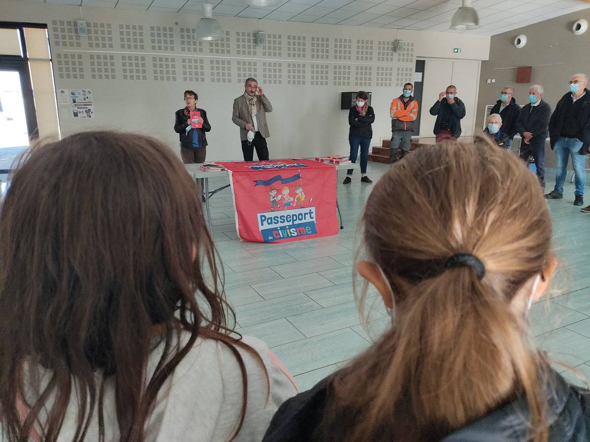 FlorentC85's tweet photo. Félicitations à la mairie et l'école Ernest Pérochon de Courlay pour ce beau projet reconduit depuis déjà 3 ans. @PasseportCivism https://t.co/LCjOChnd1E