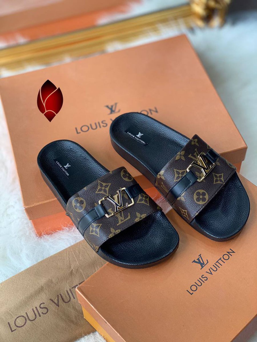 msdaezy_'s tweet photo. Available ๐
Black: available in 41
Brown : 42
Send a dm to order
If this comes across your timeline pls help retweet
#bag #willandjada #EricaNlewedim #SymplyTacha #ckay #sammie #Zfancy #Titans #mt2.0 #Emmanuel #TheNaomiMacExperience https://t.co/YTWQhF19uy