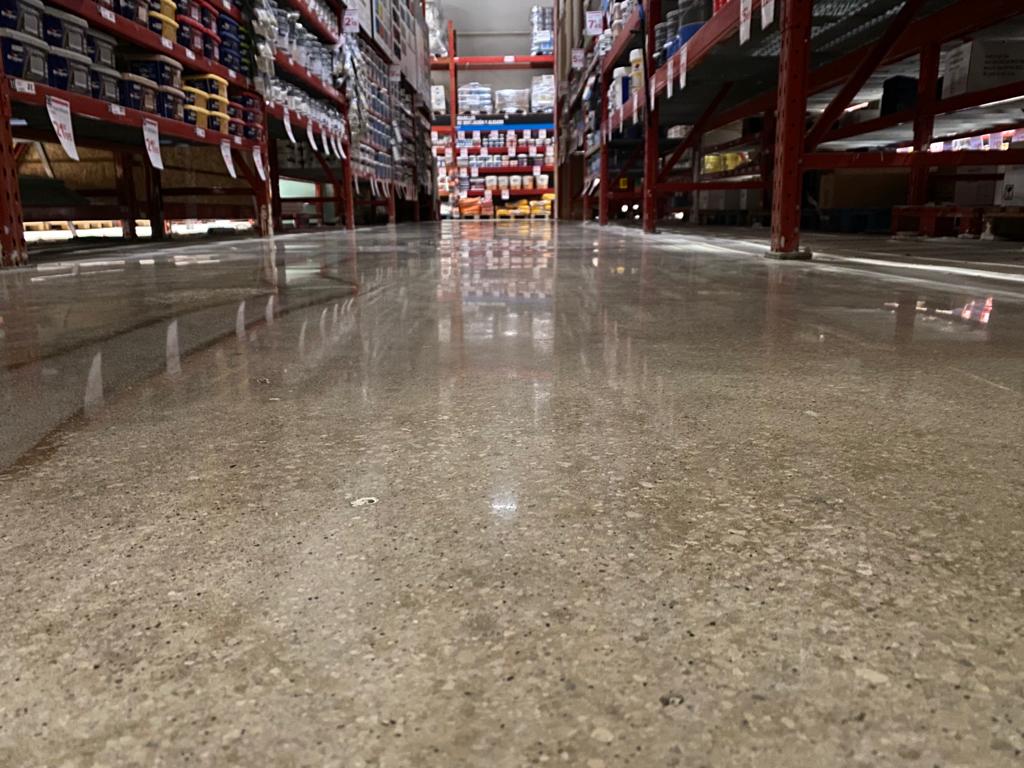 JUORDI's tweet photo. Recuperación de pavimento realizada esta noche por nuestro equipo de @PermaneoEs.
Sistema #drt hard #dustfree 
Aplicación de #rinol #densiplus y #performanceplus https://t.co/t0sWlhinmj