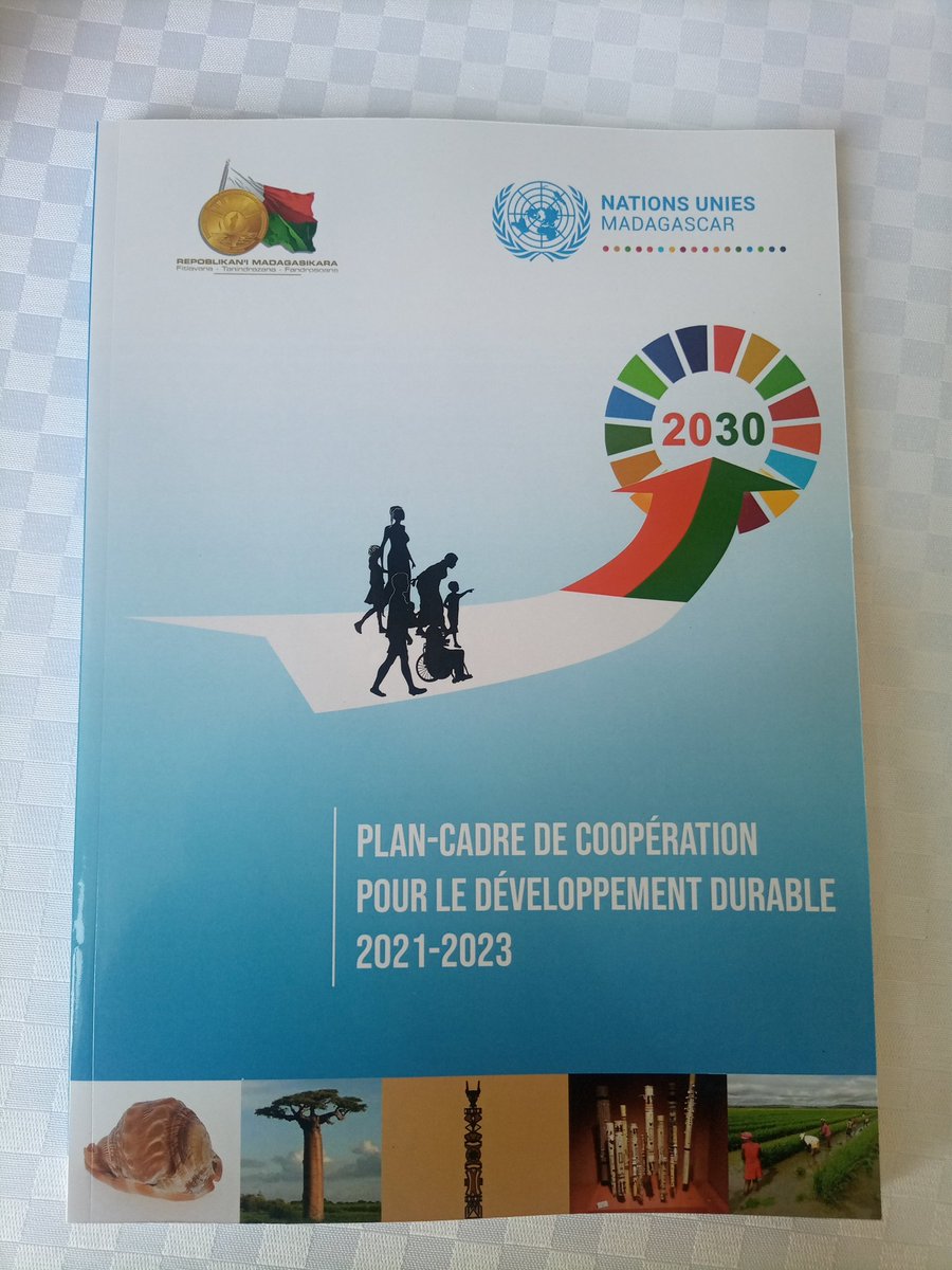 UNMadagascar's tweet photo. Lancement du nouveau cadre de coopération pour le Développement Durable 2021-2023 entre les Nations Unies et Madagascar.
#GouvernementMalagasy et @UNMadagascar s'engagent ensemble pour l'atteinte des Objectifs de Développement Durable #ODD. https://t.co/ljkZ2YMSb3