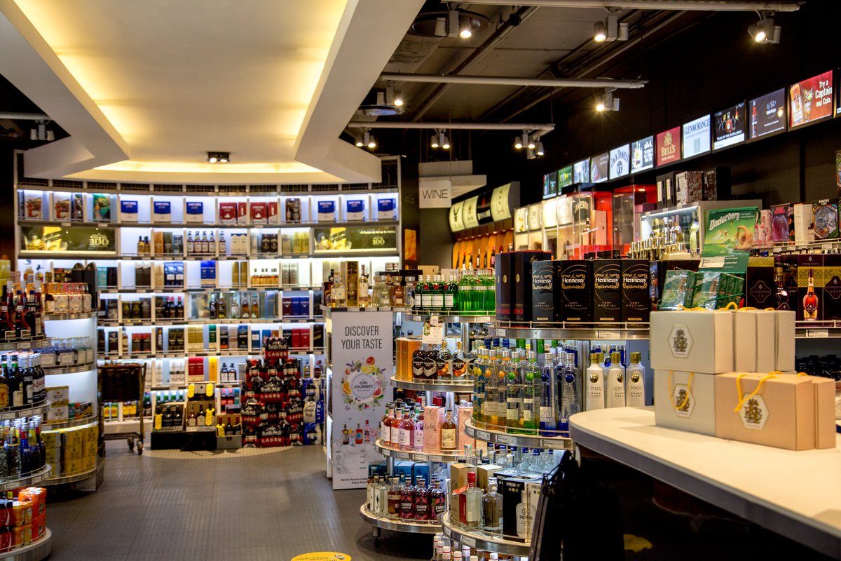 normangoodfello's tweet photo. We all feel the craziness this time of the year. Don’t let the hustle and bustle of the silly season keep you from having your favourite drinks on hand. 
The #NGFteam has been preparing for your arrival. 
It is never too early to start stocking up for the holidays! 
#NGF #holiday https://t.co/vX2LqkFEtW
