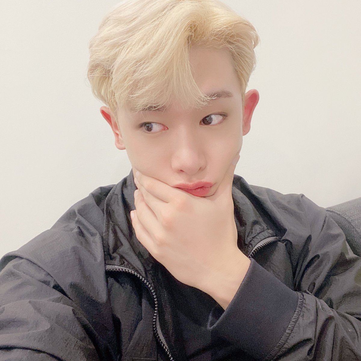 RamenhaeMXMB's tweet photo. Best selling male solo since debut, charted on billboard since debut, successfully released 3 albums and Japan debut... The list of wonho's achievements goes on. Breathe if you are proud 💙
#WONHO_1111 
#WONHO_IS_ALL_WENEED 
#위니��_행복은_원호 
#WONHO #원호 @official__wonho https://t.co/6H0qaCbxDj