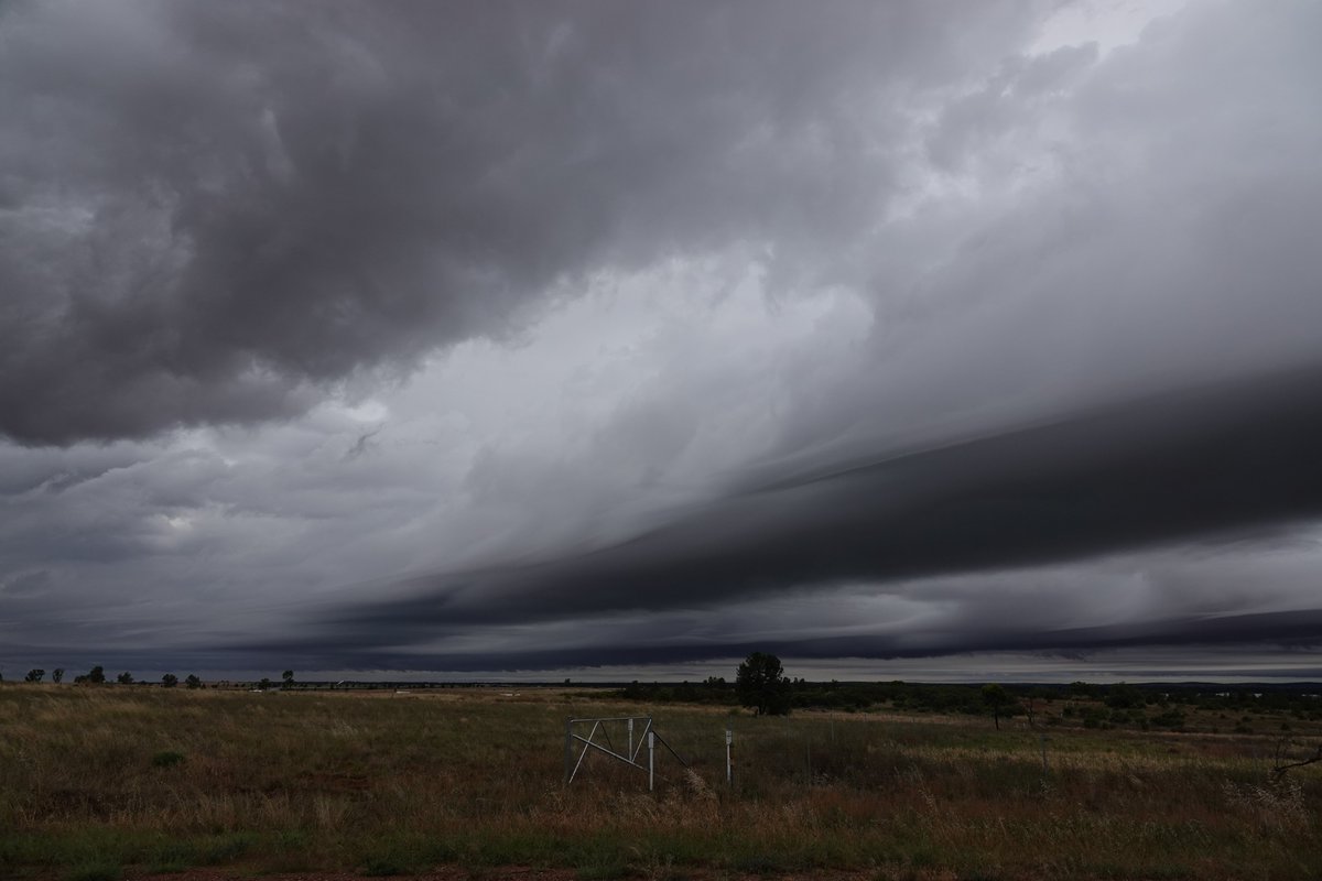 Incoming at Lake Cargelligo. <a href="/ABCRural/">ABC Rural</a> #weather #clouds #storm