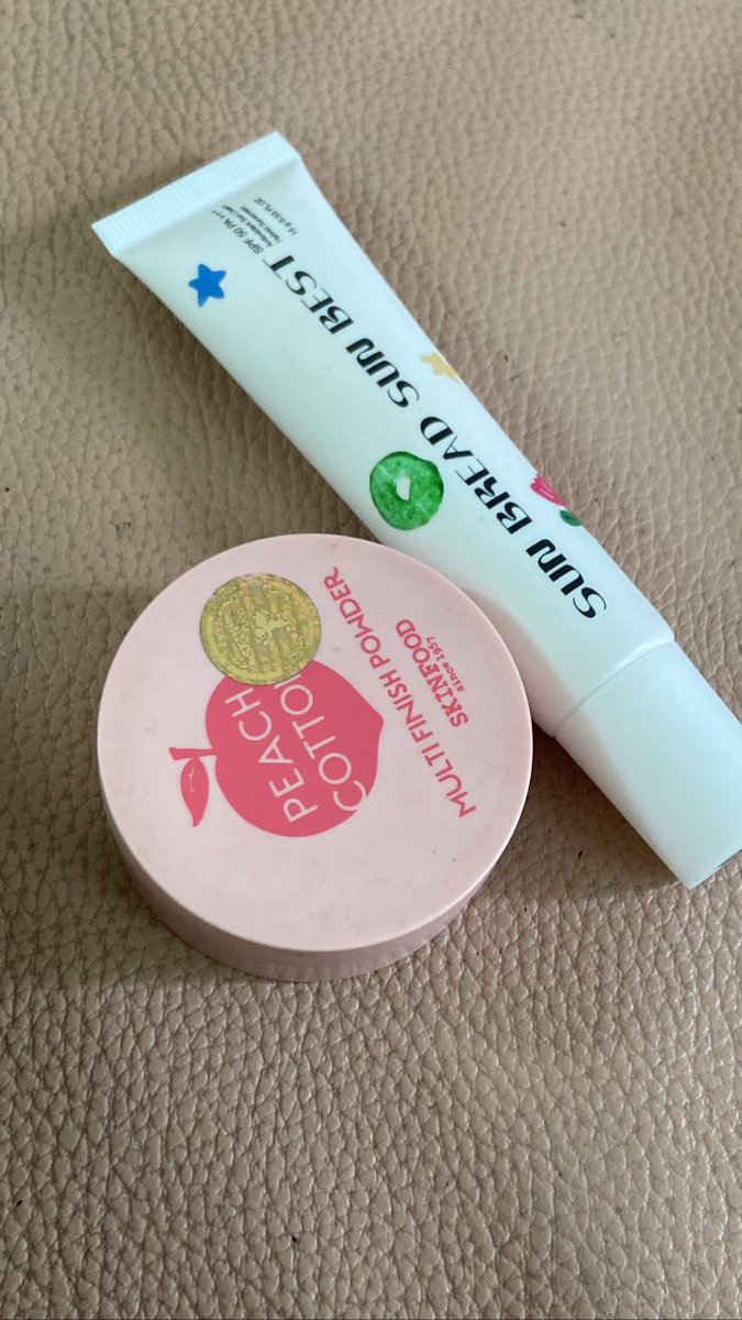 twocutepewpew's tweet photo. ส่งต่อกันแดดหนมปังคับ 180 บาทส่งฟรี
80% ✨ใช้ไปแค่ 2 ครั้ง✨(จาก329บาทรวมส่ง)🎀เราแถมแป้งพีชของ skin food ให้ด้วยน้า #sunbreadsunbest #กันแดดหนมปัง #terrysleepingmask #เทอรี่ #ส่งต่อสกินแคร์ #ส่งต่อ https://t.co/ti3Mha8Ood