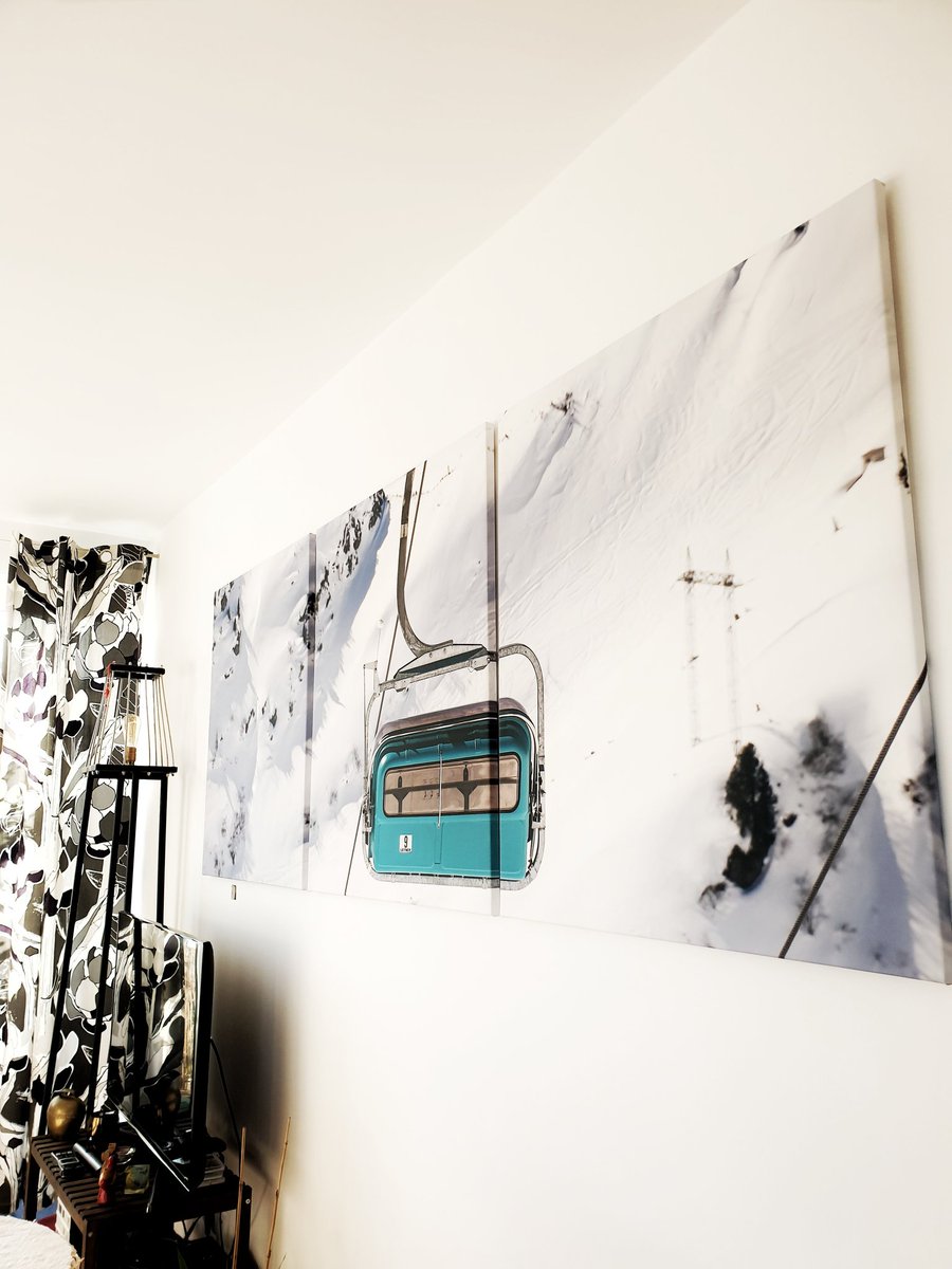 TourTheSki's tweet photo. U nas zima nie tylko w głowie, ale i na ścianie 😃 Uwielbiamy tę kanapę z St. Christoph am Arlberg 😍 
#weloveit #skiarlberg #kanapa #turkus #tourtheski #canva #obraz #zdjęcia #feelaustria #austria #home #ski #zima #narty https://t.co/jgYp7JwlNk