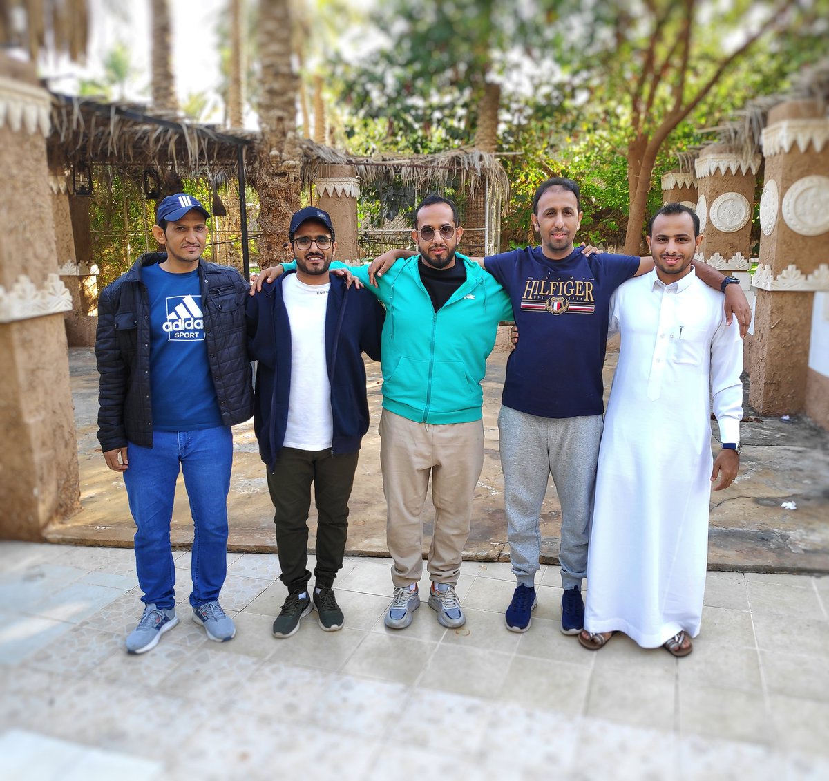 alfaisalpic's tweet photo. تمضي بنا الأعوام
وفي كل عام
يتجدد بنا اللقاء

لقاء الأحبة والأصدقاء
تسودهم روح الإخاء

:: نسخة هذه السنة
في منطقة القصيم ::

🔴 مونتاج لقاء القصيم ١٤٤٣ هـ
بجودة عالية 1080p 

https://t.co/1Q8tgIuDKQ

الحياة رحلة لا يمكن عبورها
إلا بـ صحبة صالحة🌹

تحياتي لك https://t.co/EKZk55k848