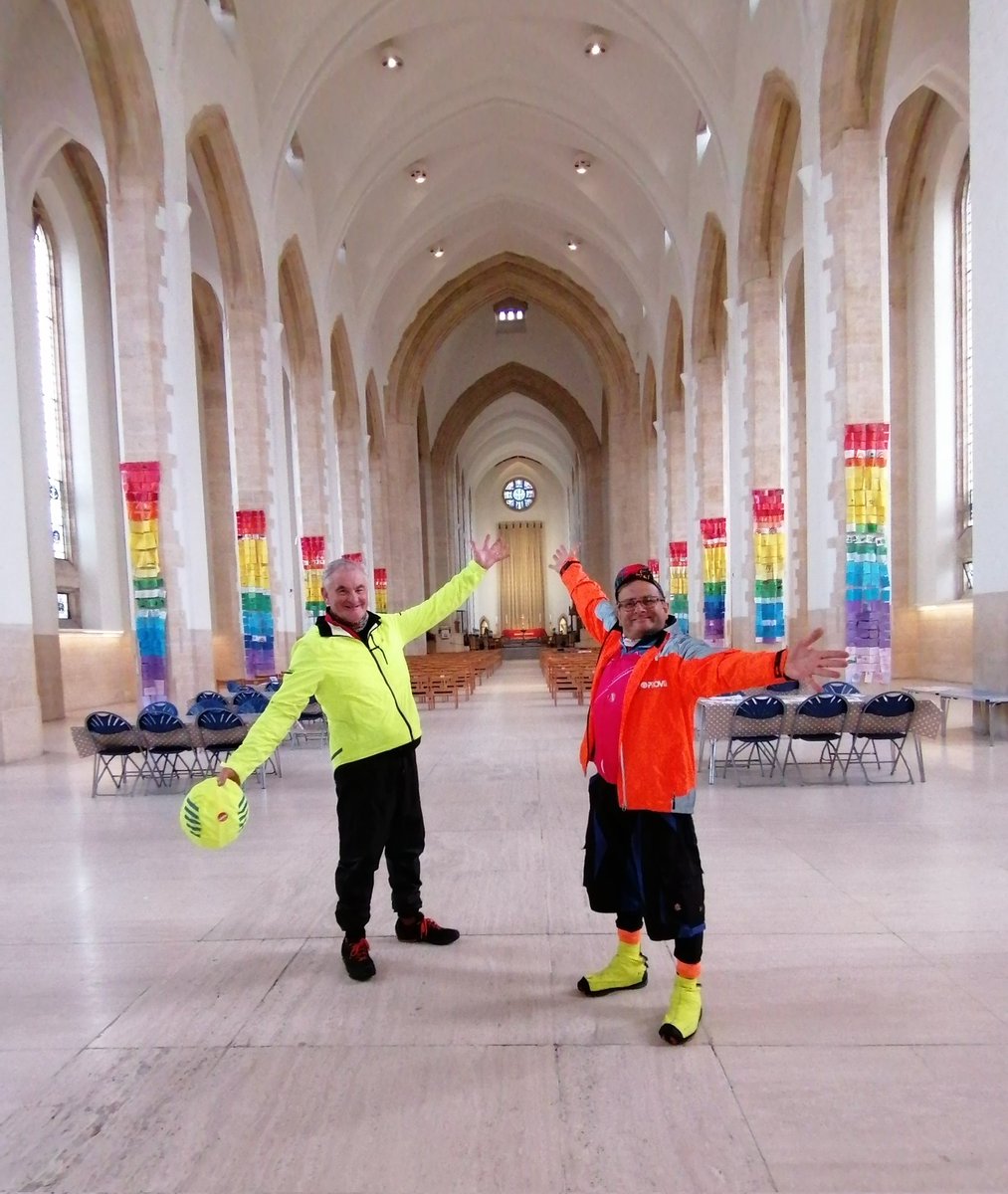 TimmyMallett's tweet image. Thanks for the warm dry welcome @GuildCath cycling #PilgrimsWay

Love the Sputnik kneelers!
