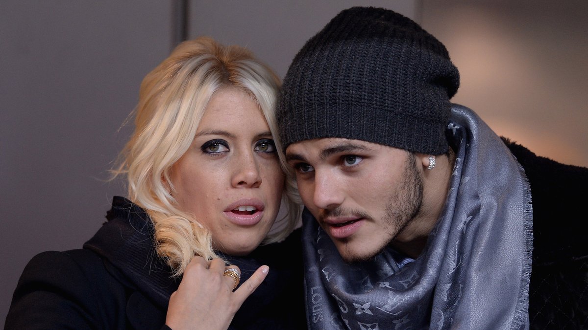 buzzspor's tweet photo. Mauro Icardi, 2050 yılına kadar tüm mal varlığını eşi Wanda Nara'ya devretti.

Mauro Icardi, sahip olduğu tüm varlıkların yanı sıra mevcut ve gelecekteki tüm sözleşmelerin haklarını da Wanda Nara'ya devretti.

(TyC Sports) https://t.co/OQV3MAQPQx