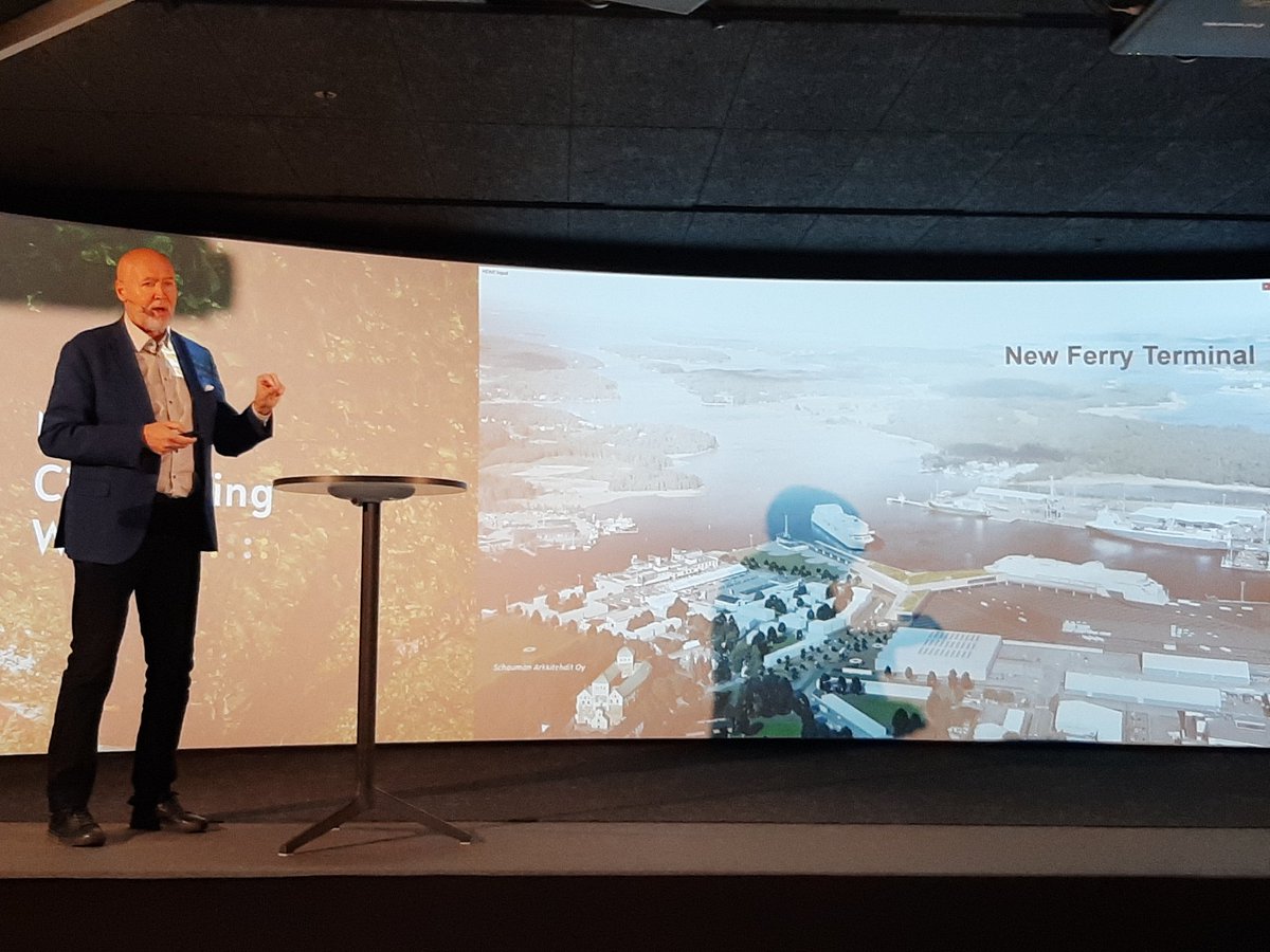 SaaraMalila's tweet photo. The @cityofturku is in a big change in many of its parts and areas. One is that the city of the river is now reaching out to became more a City of and by the sea&amp;archipelago, shows @Hintsastimo at #ncmturku. https://t.co/GvqUWUy3IL