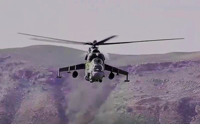 Год назад Азербайджаном были убиты два российских военных лётчика. В небе Армении расчётом ПЗРК Азербайджана был сбит российский Ми-24П.
Погибли командир экипажа
Юрий Ищук и бортовой Роман Федина. 

Азербайджан сказал: "Извините". 
На этом в общем-то и всё. 
Помним.