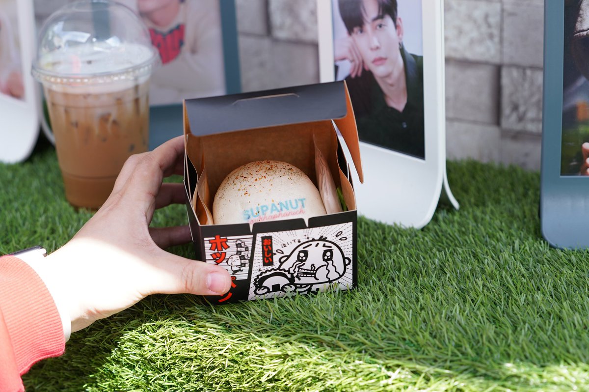 SupanutOfficial's tweet photo. น่ากินม๊ากกกกก อร่อยชื่นใจจจ
น้ำ ขนมจากแอเรียส 🐑
🍔เบอร์เกอร์จสกนัทค้าบบ
🙏🏻ขอบคุณทุกคนที่มาช่วยวันนี้นะคะ
#SPNFoodSupport
#supanut #myaries
#ผมกับผีในห้อง https://t.co/KwaJBO8ADB
