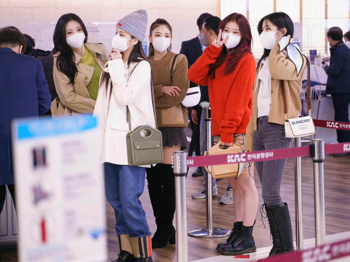 211109 ITZY GMP 있지
36p→ickle.tistory.com/156
#있지 #ITZY <a href="/ITZYofficial/">ITZY</a>