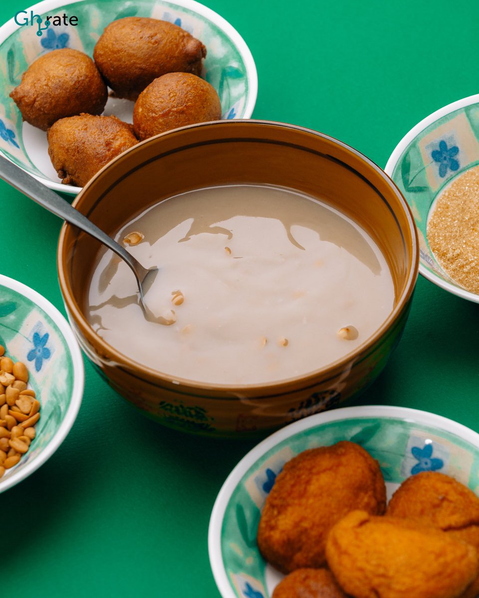 Koko, buffloaf, akara and groundnut never looked this good. It’s a love at first sight and clearly worth a bite. How do you like your KOKO? Location:Lartebiokorshie Number:0592030144 #Koko #Porridge #Akara #Groundnut #Buffloaf #Breakfast #Ghana #Africa #Ghyrate #JustGhyrateIt