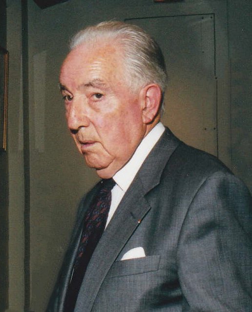 BazarCharite's tweet photo. 🙏 Nous saluons la mémoire de M. Bernard ROLAND-GOSSELIN, président honoraire du Mémorial du #bazardelacharite, qui s’est éteint le 10 novembre 2021, à l’âge de 98 ans. 

👉 https://t.co/9S2U8Gwogq https://t.co/J3U5QfY2ev