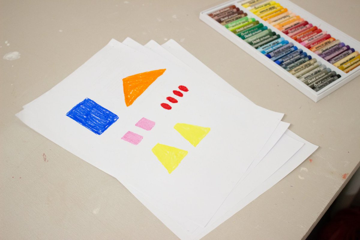 👀 spy with my little 👁.... some geometric shapes hidden in the real world. 

Wherever you are, shapes are everywhere! What can you spot when you look out of the window? Draw the shapes you see, remix them into something new. What can you create?fal.cn/3jKq0