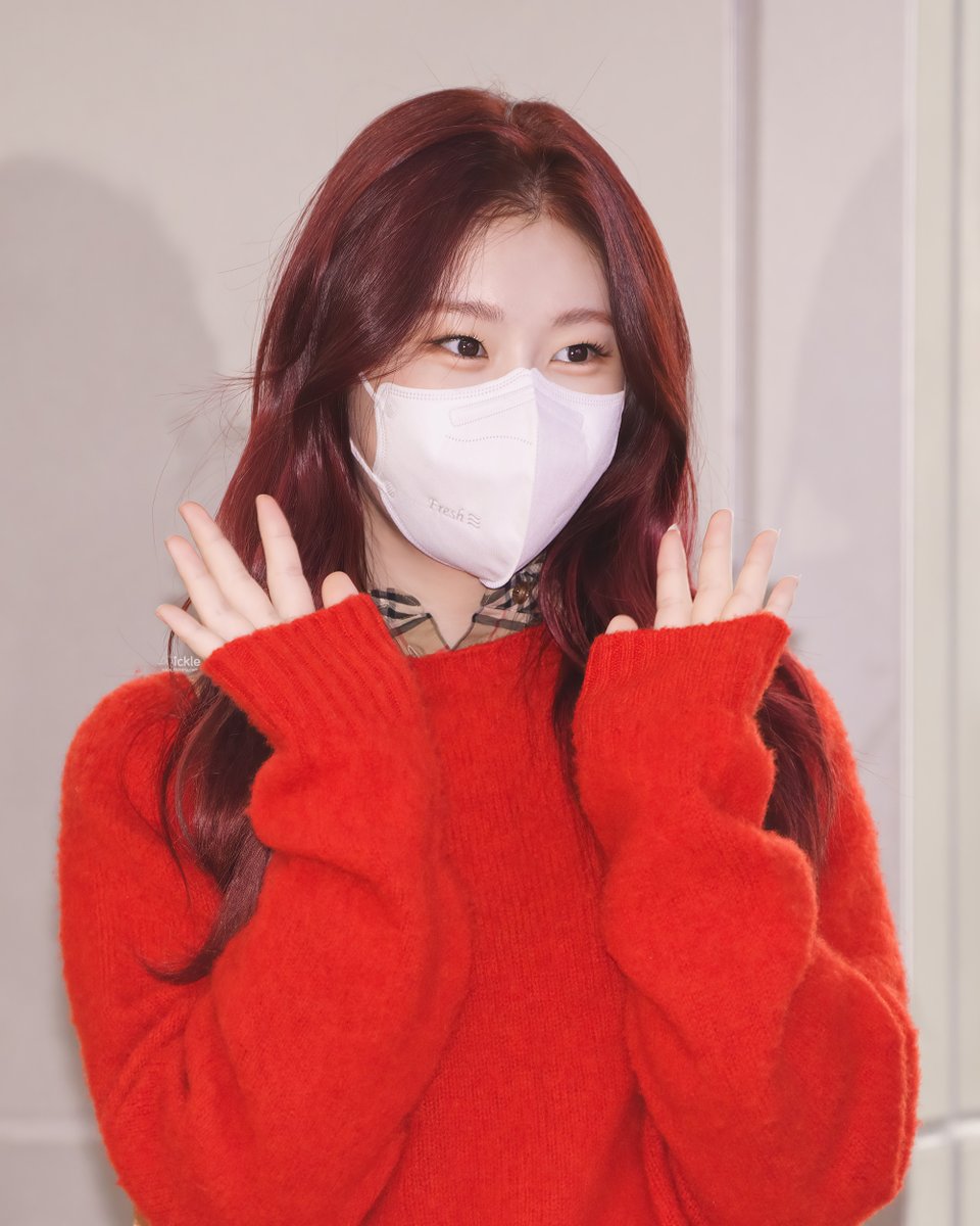 211109 ITZY GMP 있지 채령
#있지 #ITZY #채령 #이채령 #CHAERYEONG
<a href="/ITZYofficial/">ITZY</a>