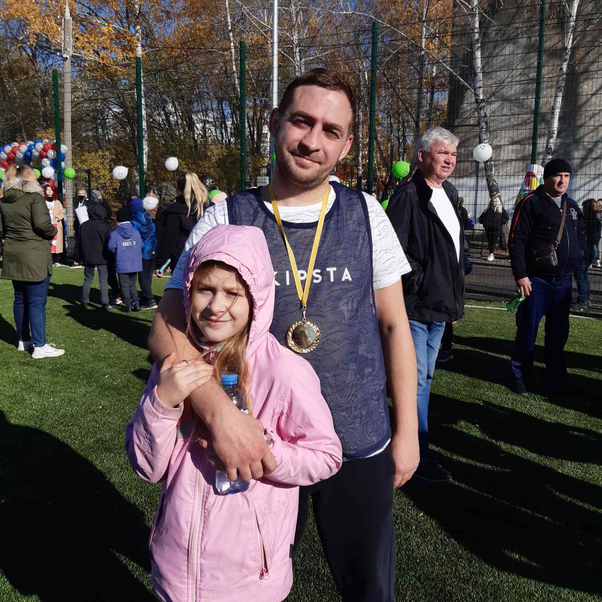 В рамках национального проекта "Образование" в МБОУ Школе № 79 г.о. Самара состоялось торжественное открытие спортивной площадки. Построенная площадка отвечает современным требованиям: имеет искусственное покрытие и разметку для занятий футболом.⚽️