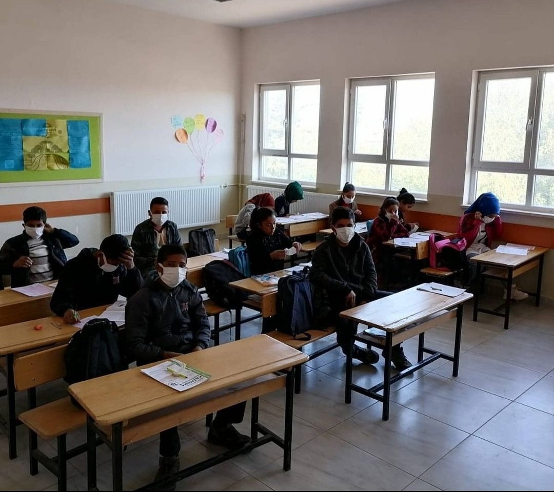 Taninmis63's tweet photo. 8.sınıflara yönelik ilçe geneli deneme sınavımız uygulanıyor..
@ASUTAYMEHMET @Hasanzkikorogli @MemHarran @Uvercinka_14 @alioglu_sabri https://t.co/qMKw0k1LYT