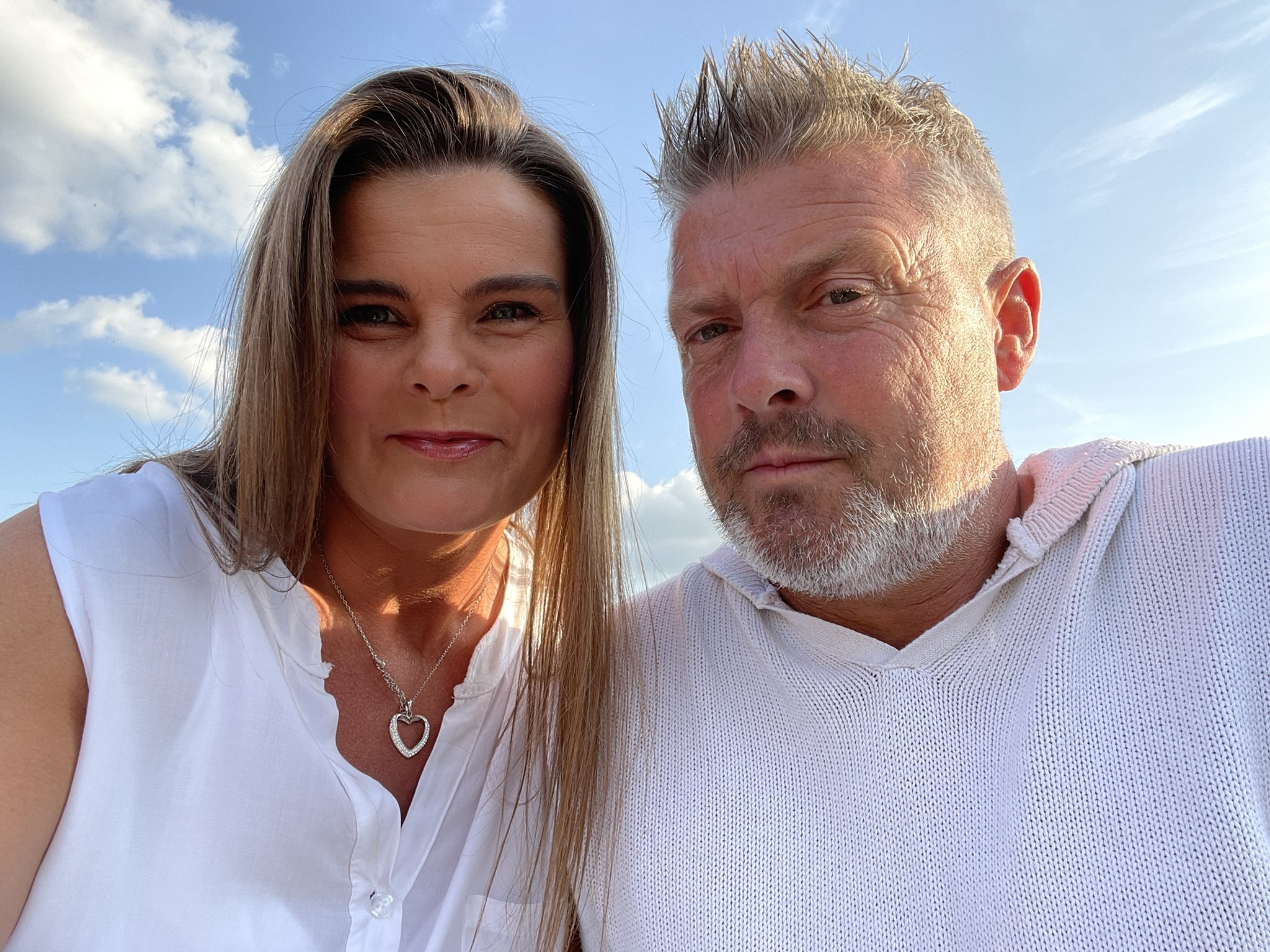 Happy birthday hubby. Have a lovely day ❤️❤️❤️❤️@LeeFree05487234 https://t.co/msso90rpaM