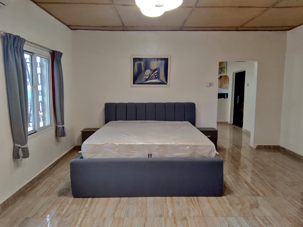 RipThuggery's tweet photo. Beautiful short stay inn located on main road Kololi. Beach 7 min walk, restaurants 1 min walk, mall 7 min drive.

D1800 per night. Security and cleaning deposit. Security deposit paid back after room check. Aps system for 24 hr power.
#Gambia #gambiahotel https://t.co/dP5NGyVz2O https://t.co/6Pgk9H101P