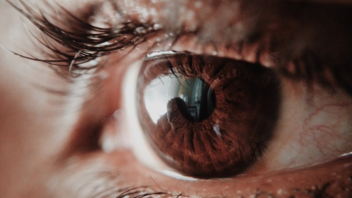 How do I know I have cataract?  

You might notice that your vision is less clear than before. A cataract can make things blurry, like looking through frosted glass.  Find out more buff.ly/3CQ4C2Y
